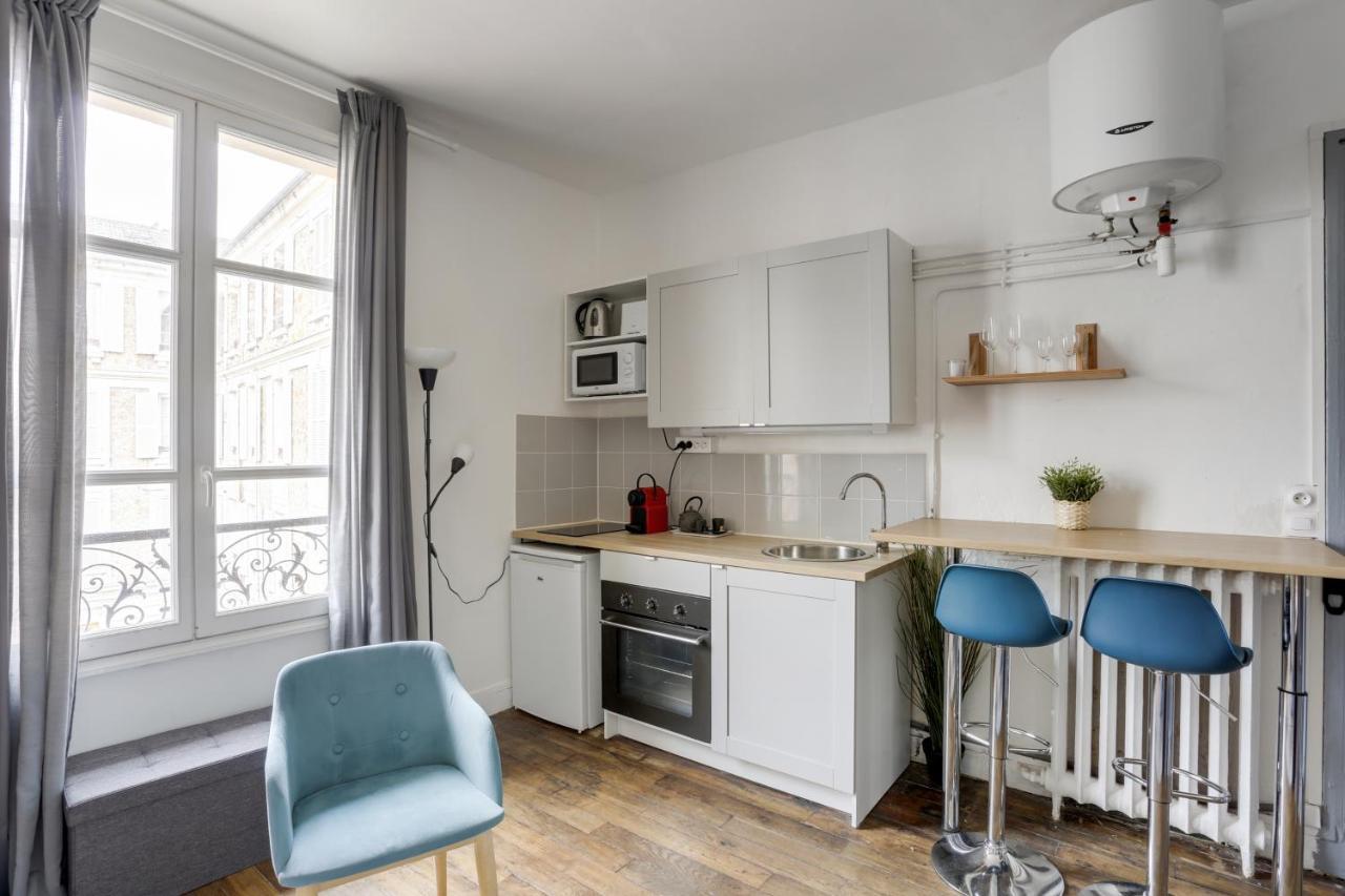 Le Mousquetaire Apartment Версал Екстериор снимка