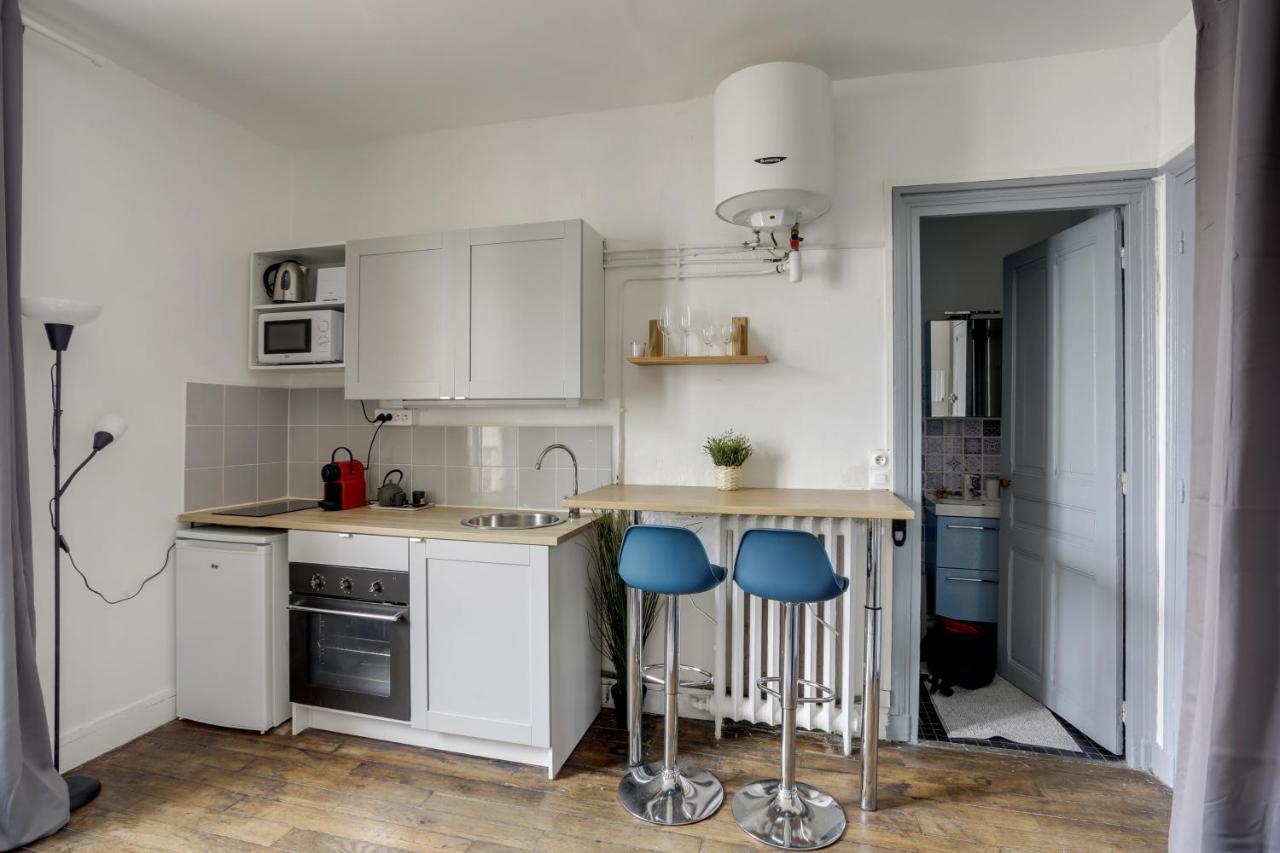 Le Mousquetaire Apartment Версал Екстериор снимка